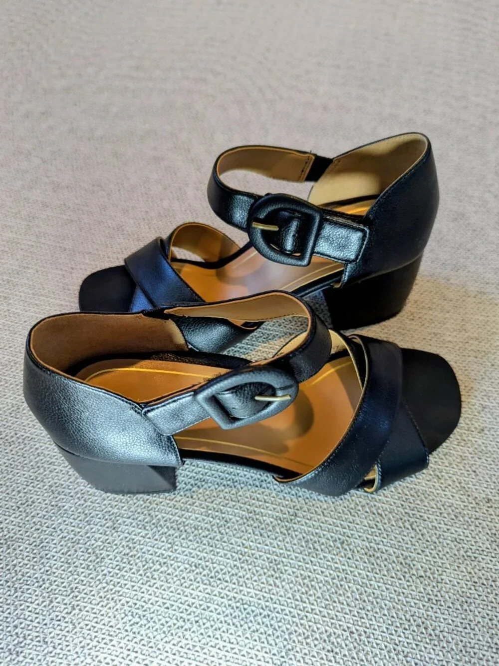 Vionic Black Block Heel Sandals Size 7